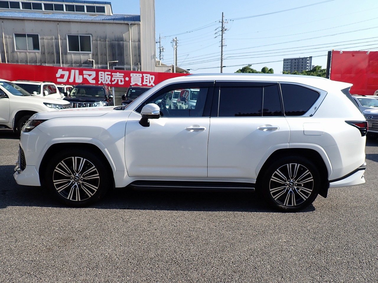 LEXUS LX 600