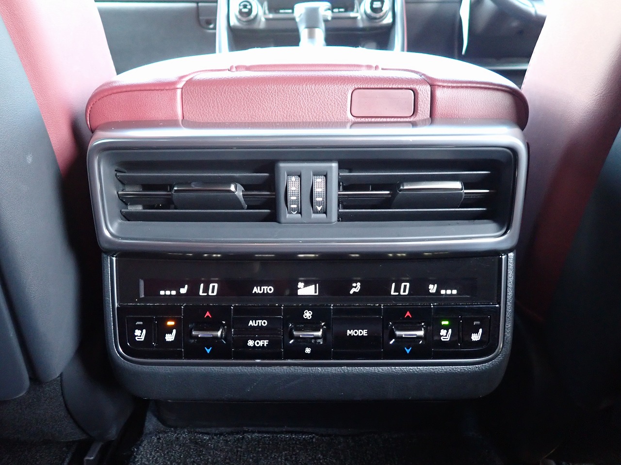 LEXUS LX 600