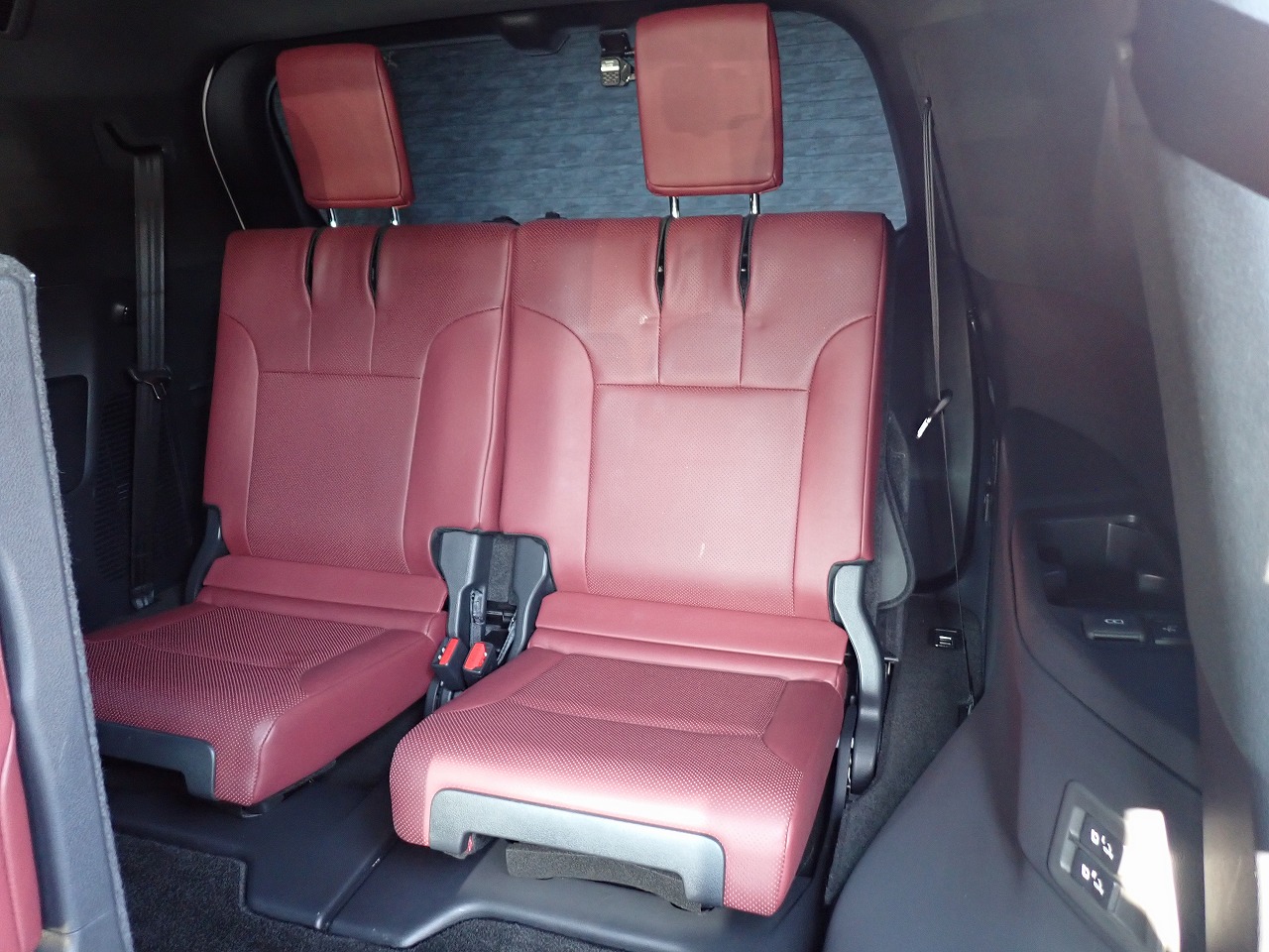 LEXUS LX 600