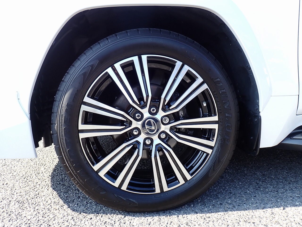 LEXUS LX 600