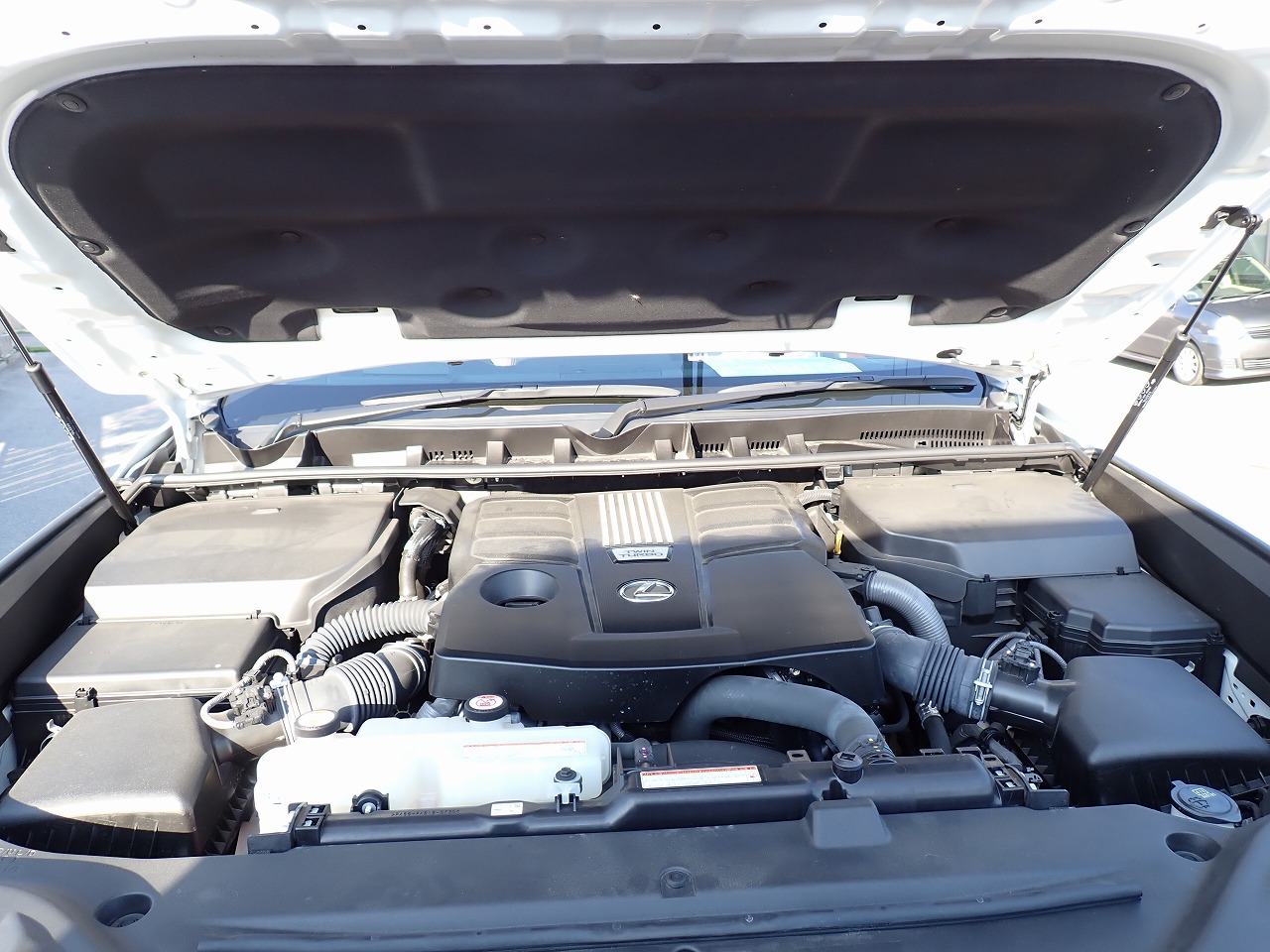 LEXUS LX 600