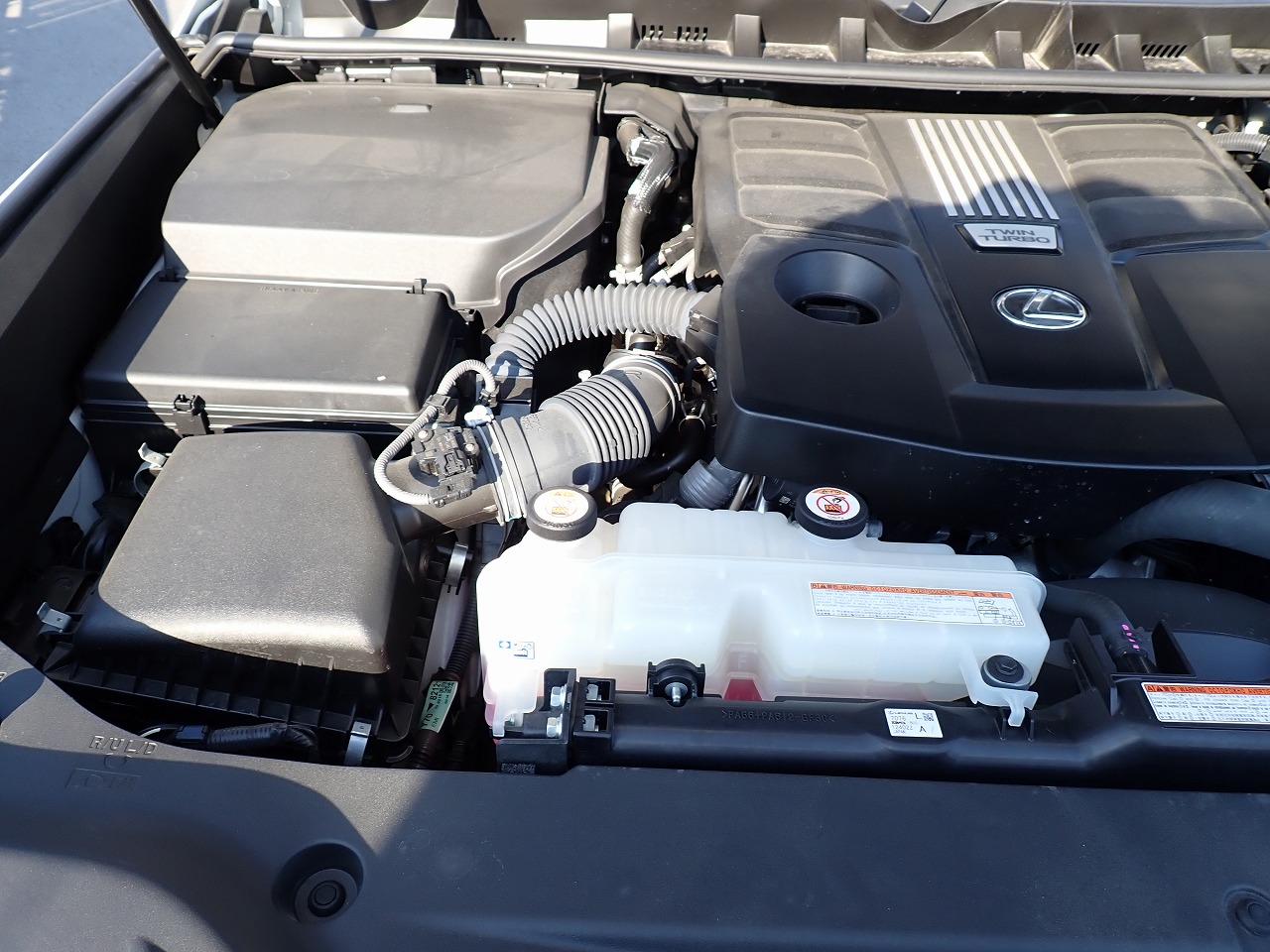 LEXUS LX 600