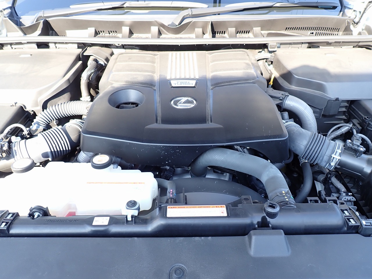 LEXUS LX 600