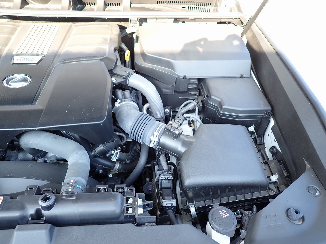 LEXUS LX 600