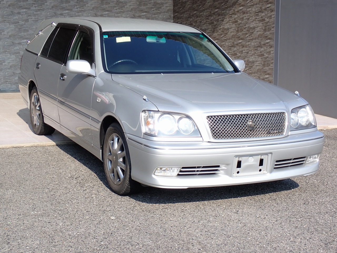 TOYOTA Crown Estate