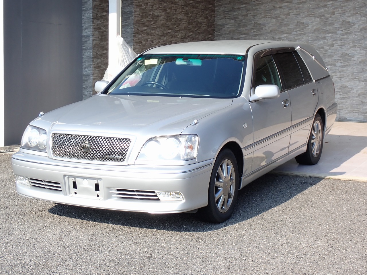 TOYOTA Crown Estate