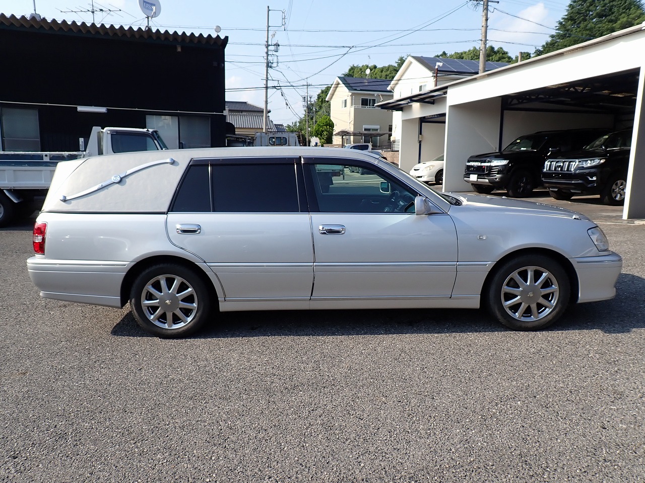 TOYOTA Crown Estate