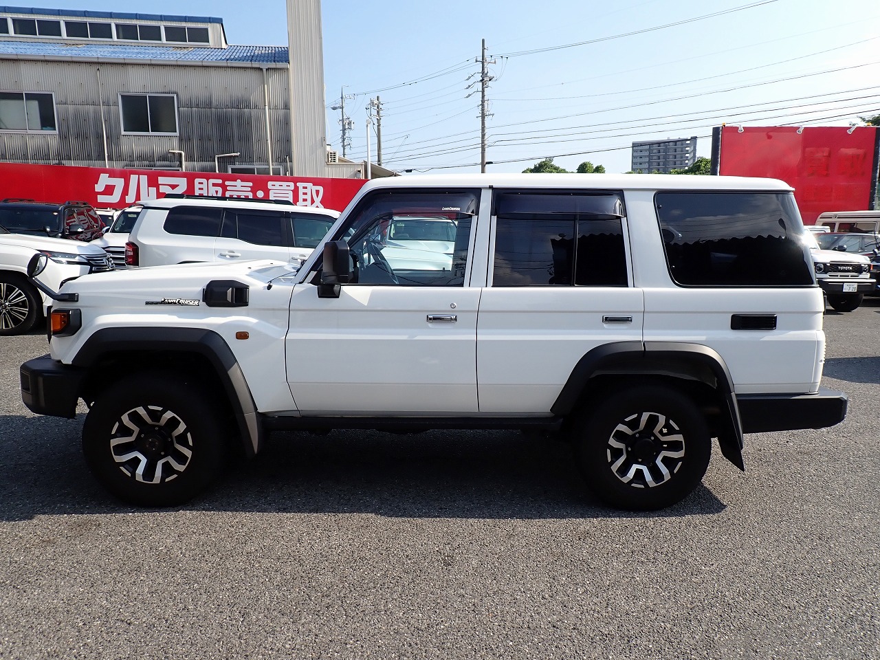 TOYOTA Land Cruiser 70
