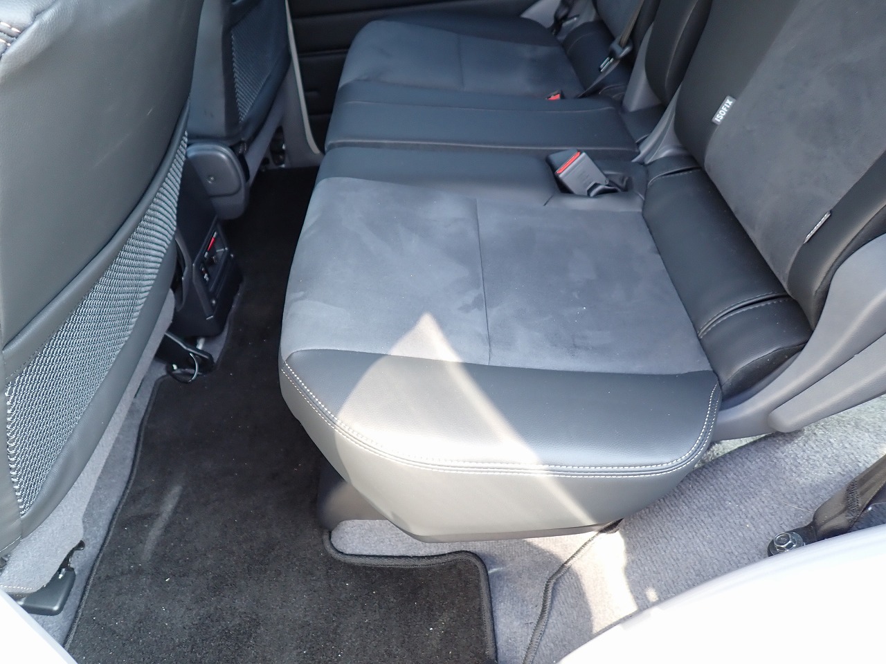 TOYOTA Land Cruiser 70