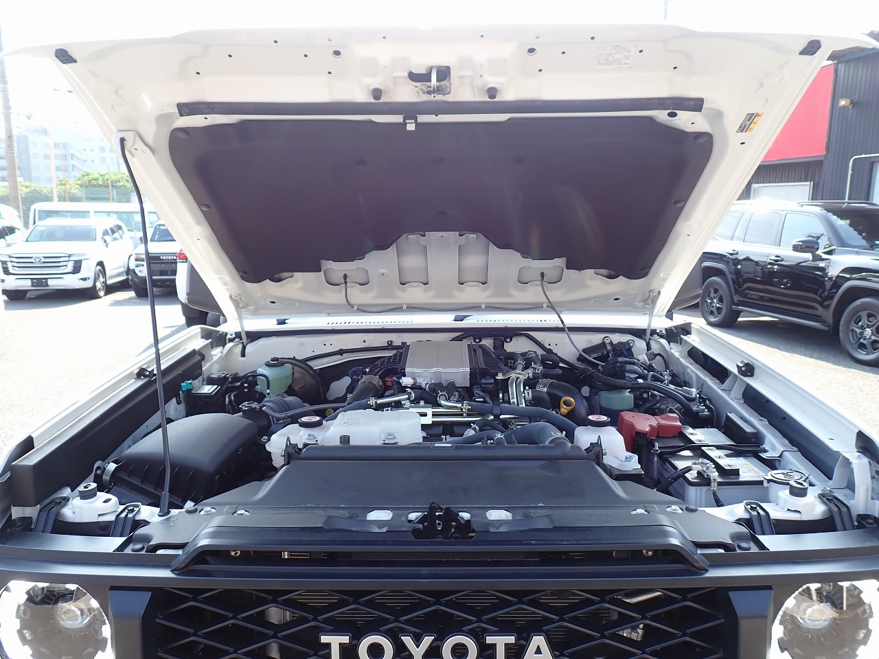 TOYOTA Land Cruiser 70