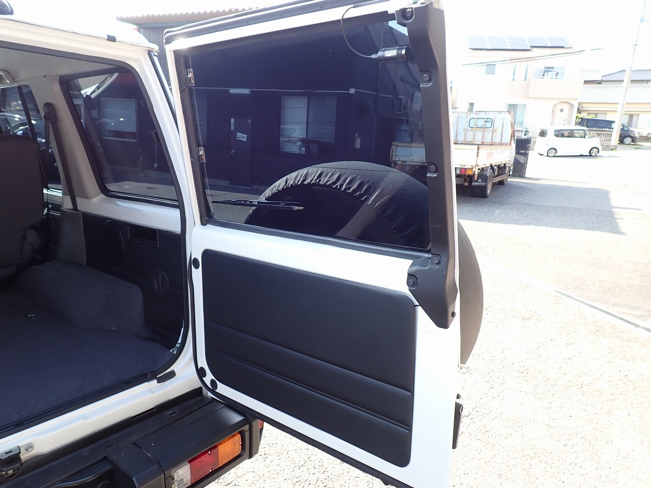 TOYOTA Land Cruiser 70