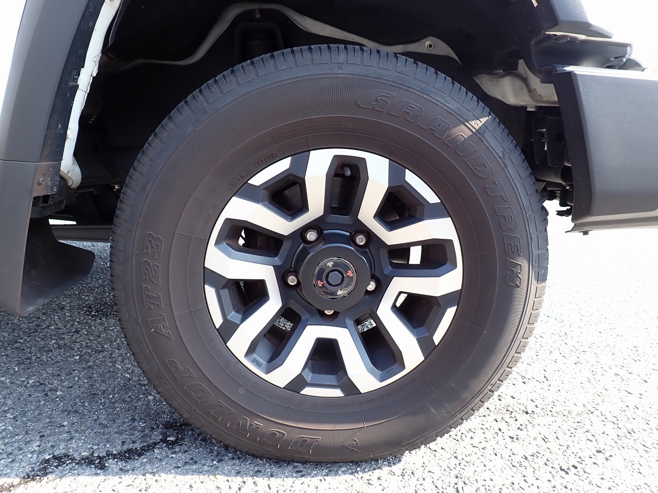 TOYOTA Land Cruiser 70