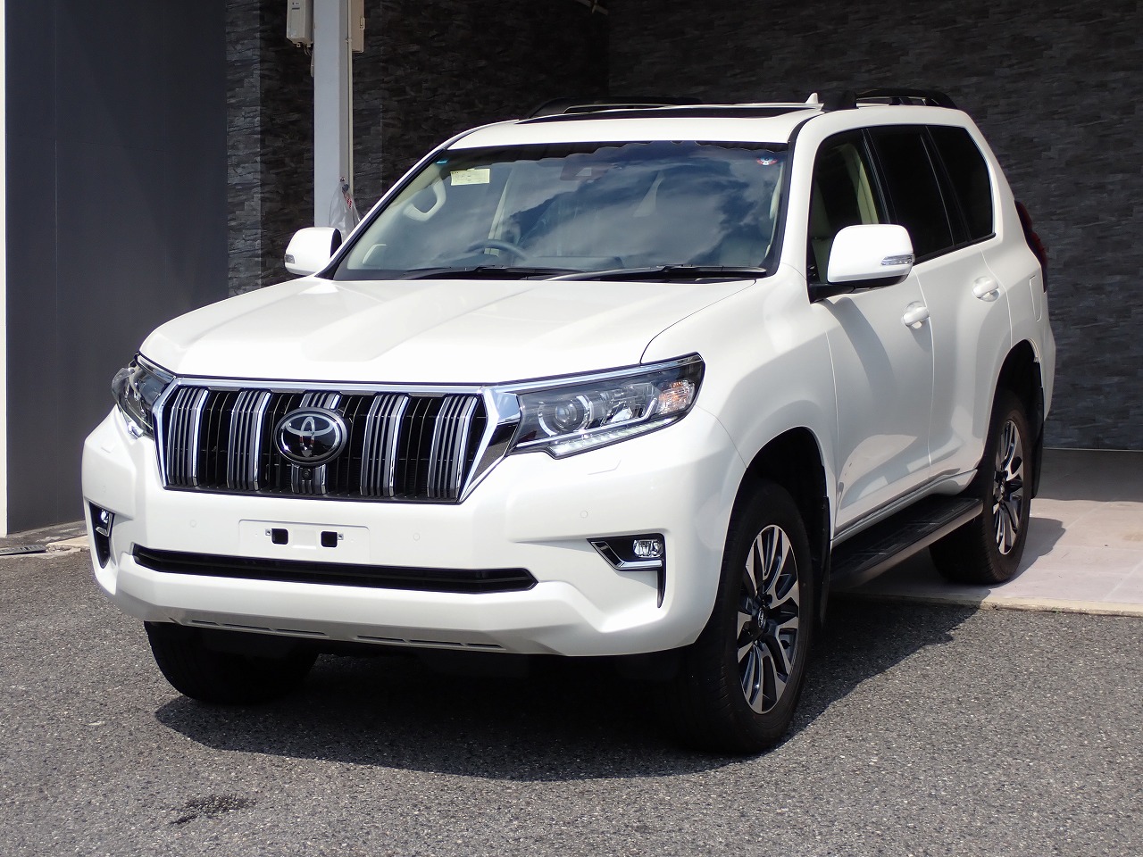 TOYOTA Land Cruiser Prado