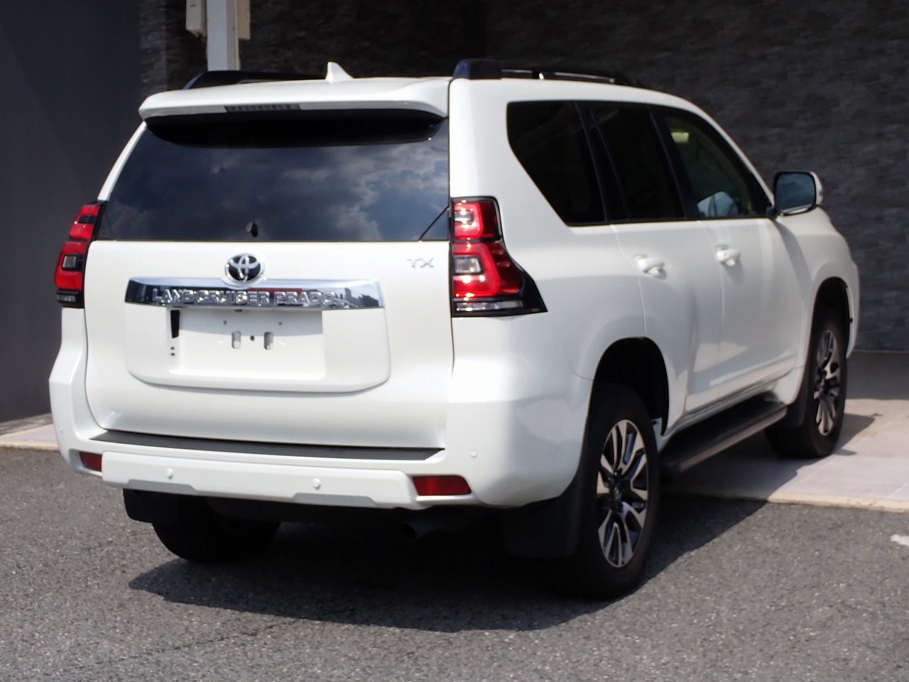 TOYOTA Land Cruiser Prado