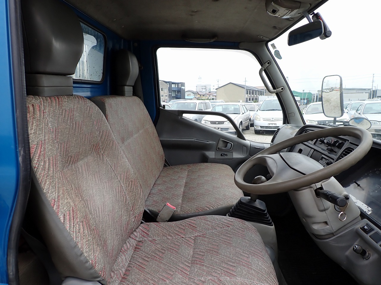 MITSUBISHI Canter