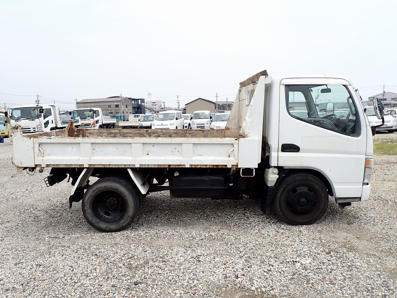 MITSUBISHI Canter