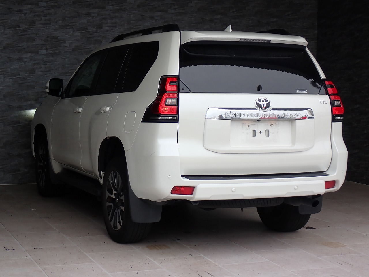 TOYOTA Land Cruiser Prado