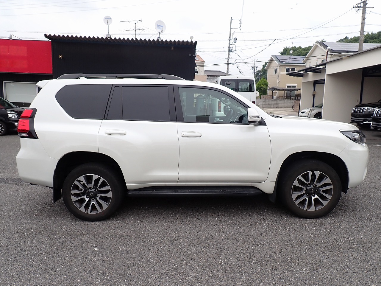 TOYOTA Land Cruiser Prado