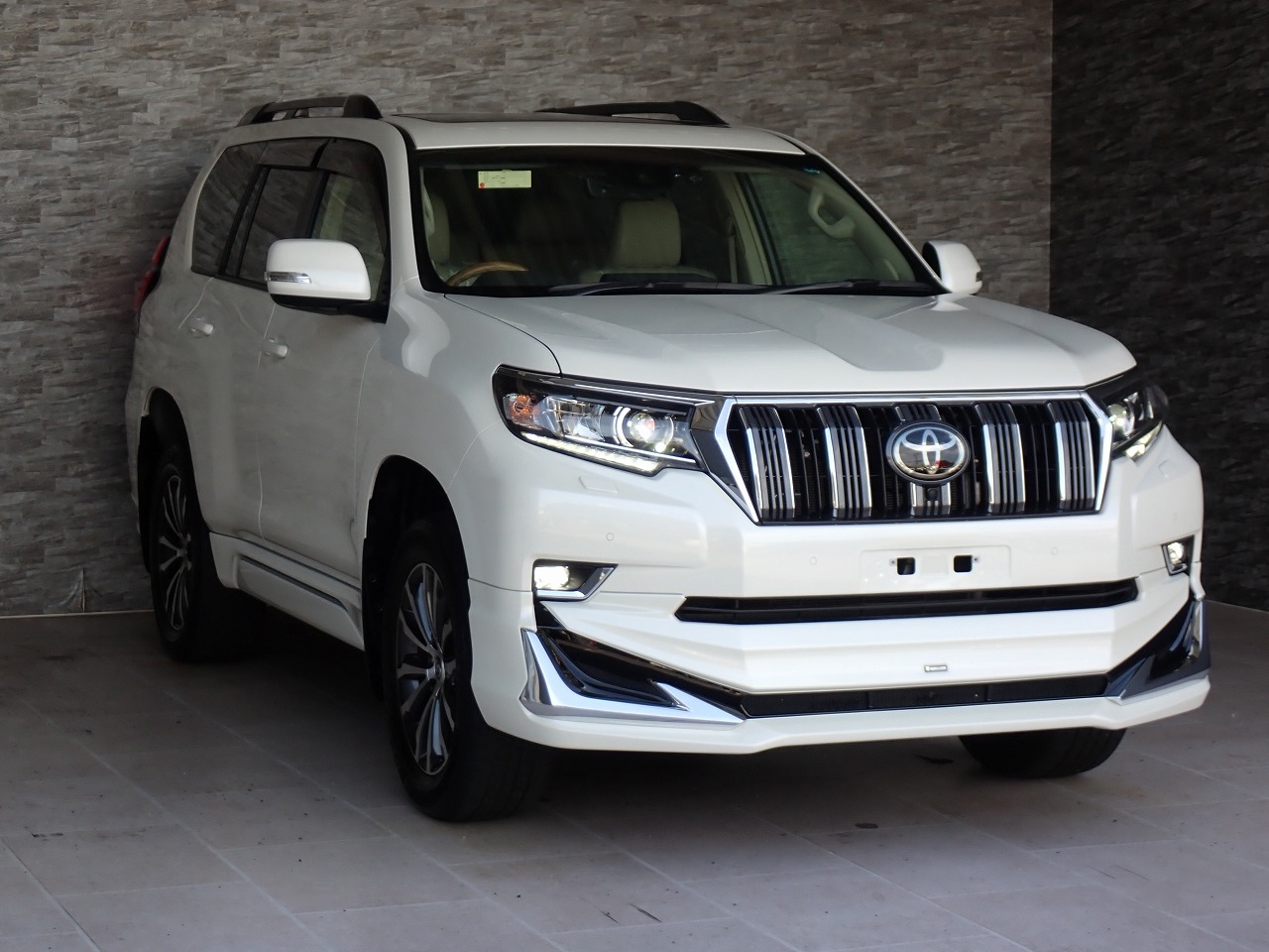 TOYOTA Land Cruiser Prado