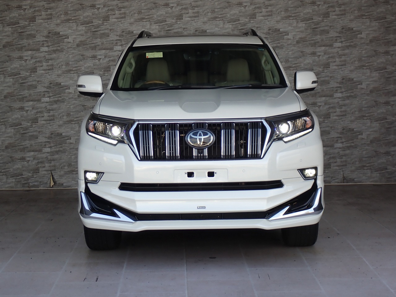 TOYOTA Land Cruiser Prado