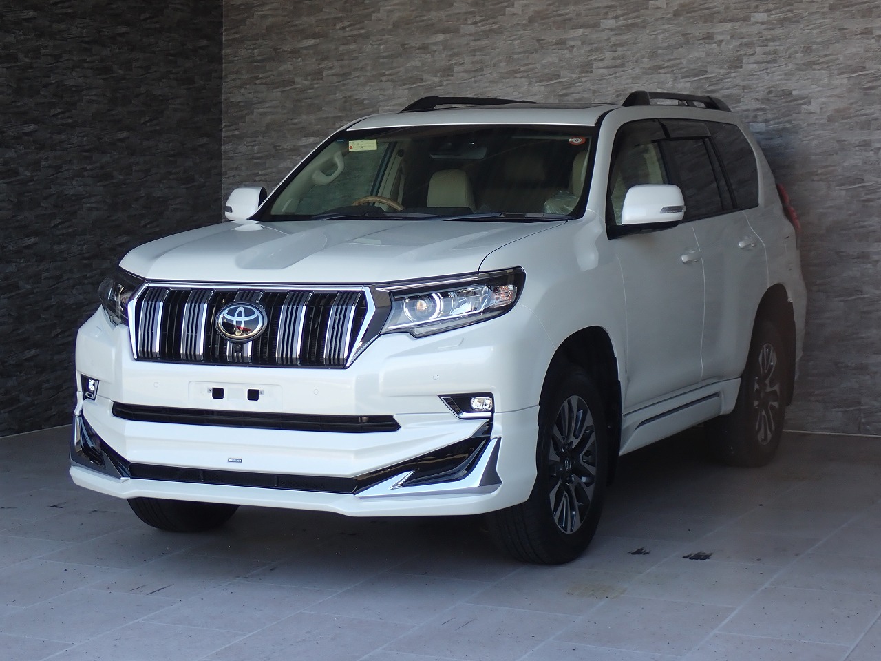 TOYOTA Land Cruiser Prado