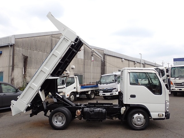 ISUZU Elf Truck