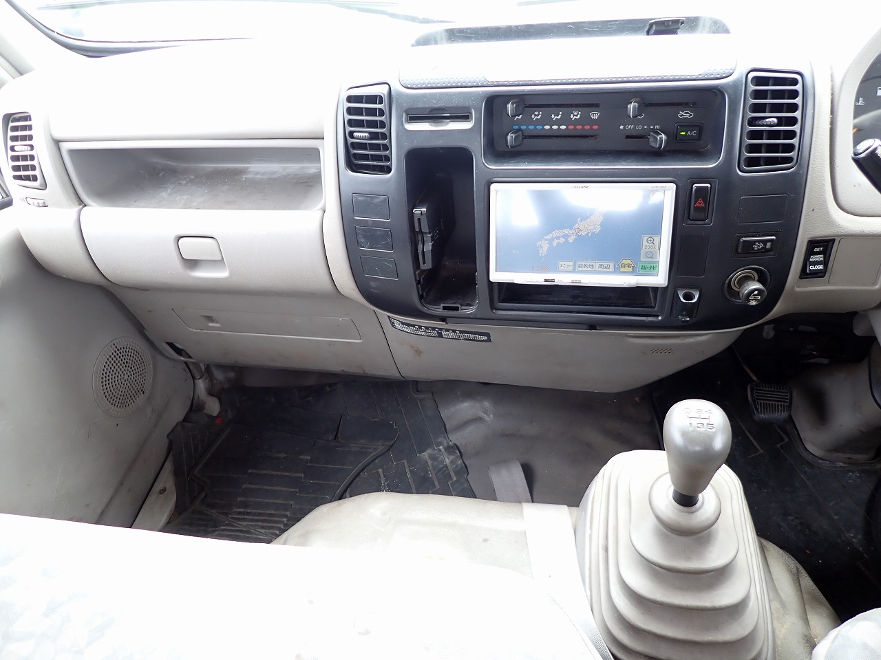TOYOTA Dyna Truck