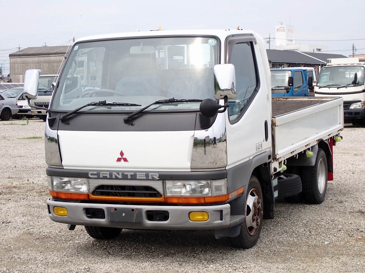MITSUBISHI Canter