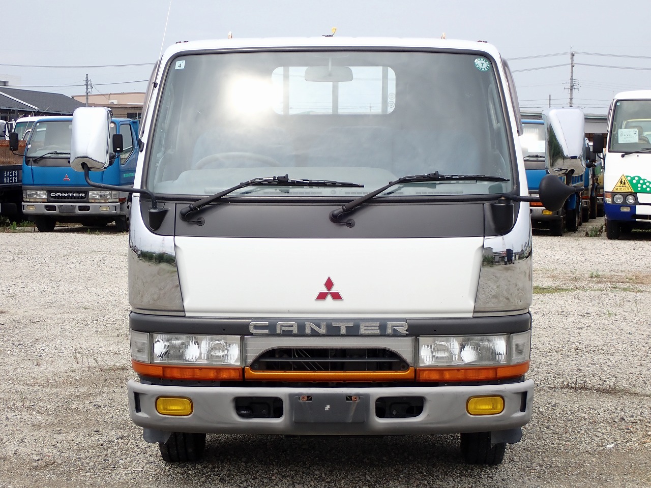 MITSUBISHI Canter