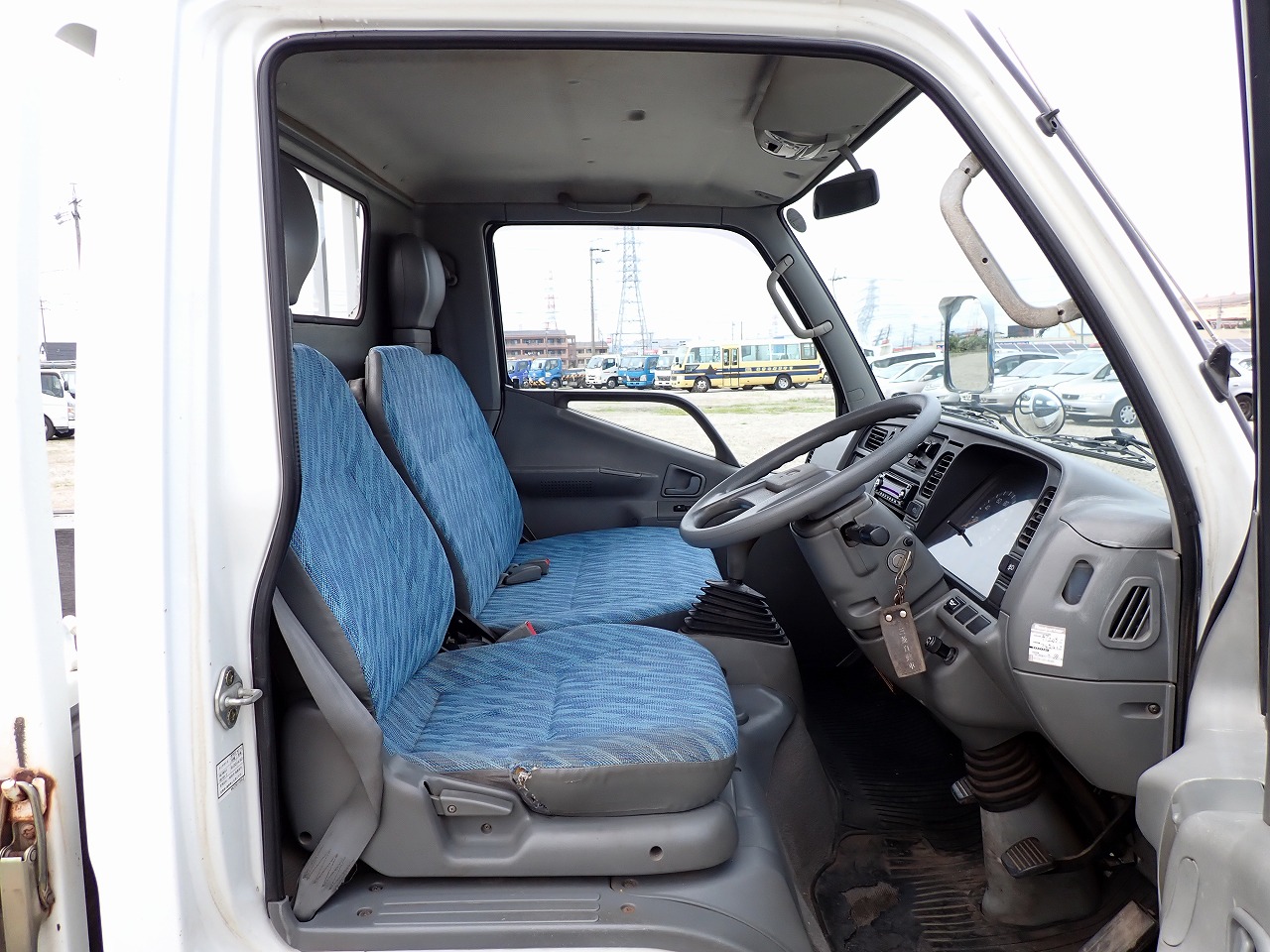 MITSUBISHI Canter