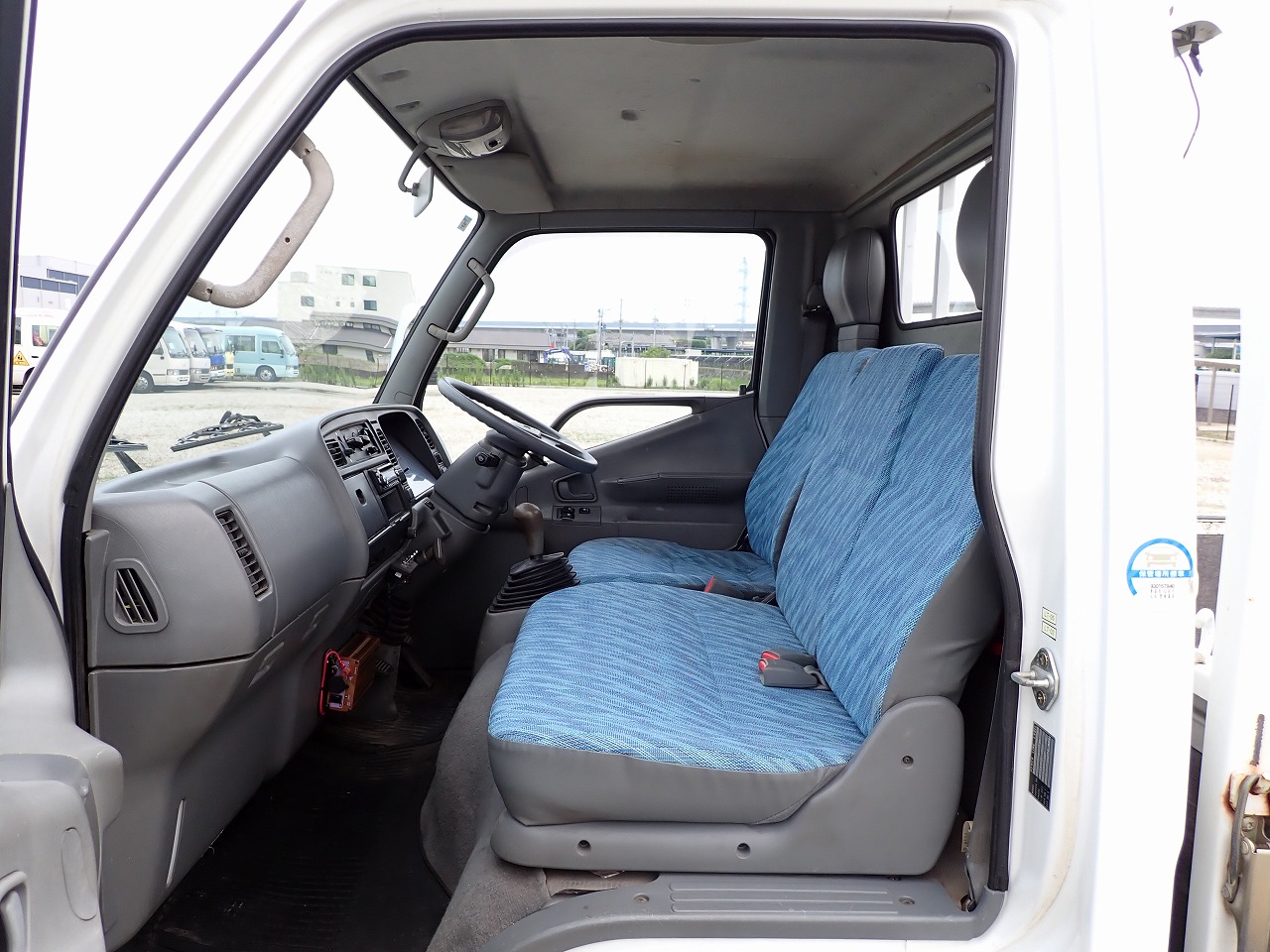 MITSUBISHI Canter