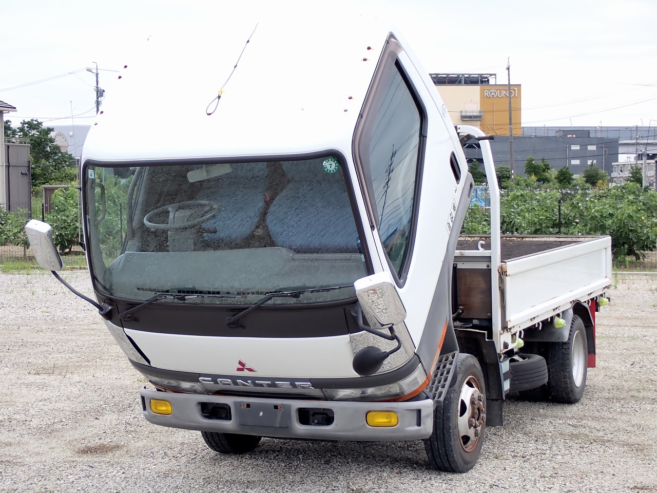 MITSUBISHI Canter