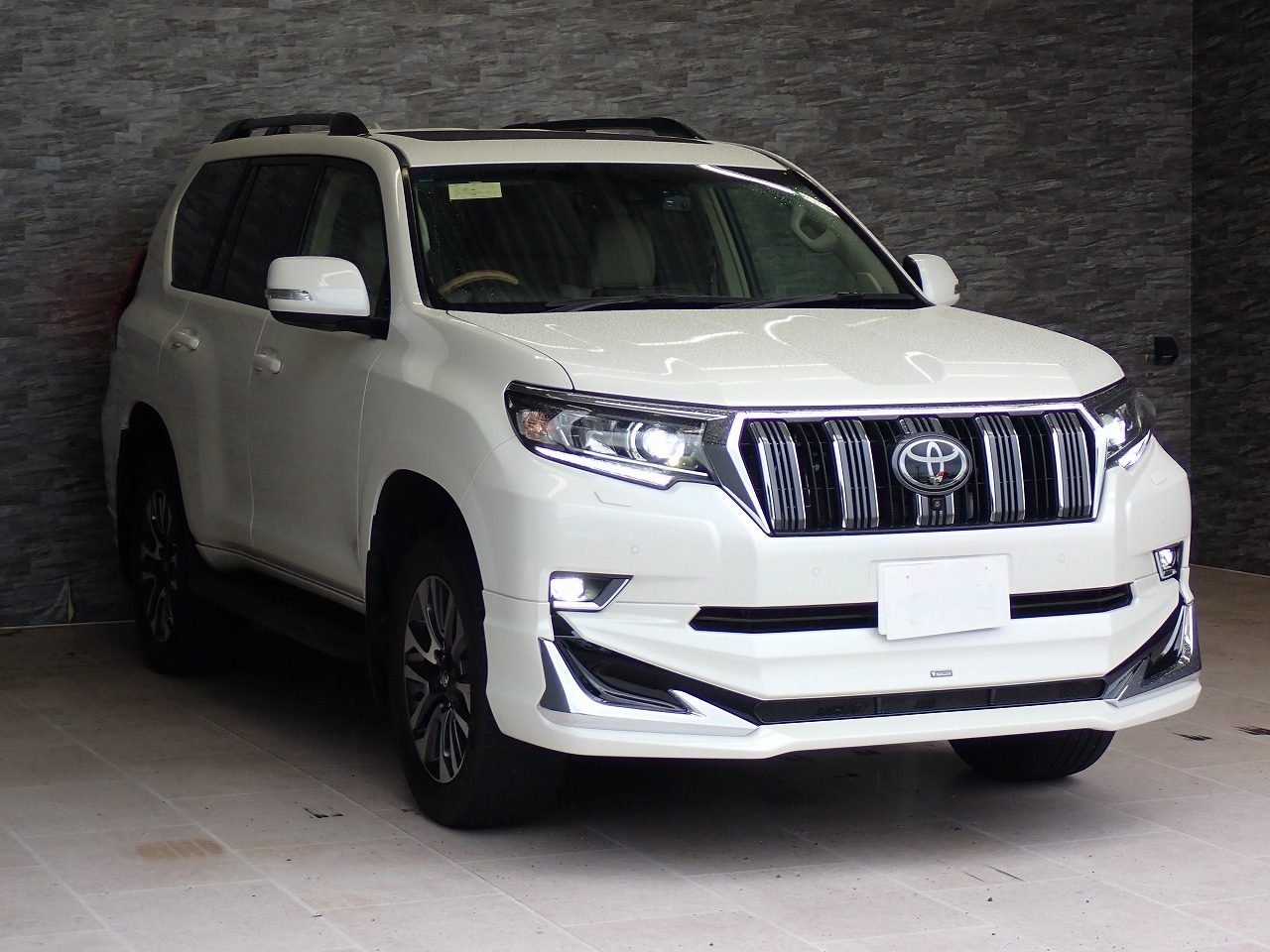 TOYOTA Land Cruiser Prado
