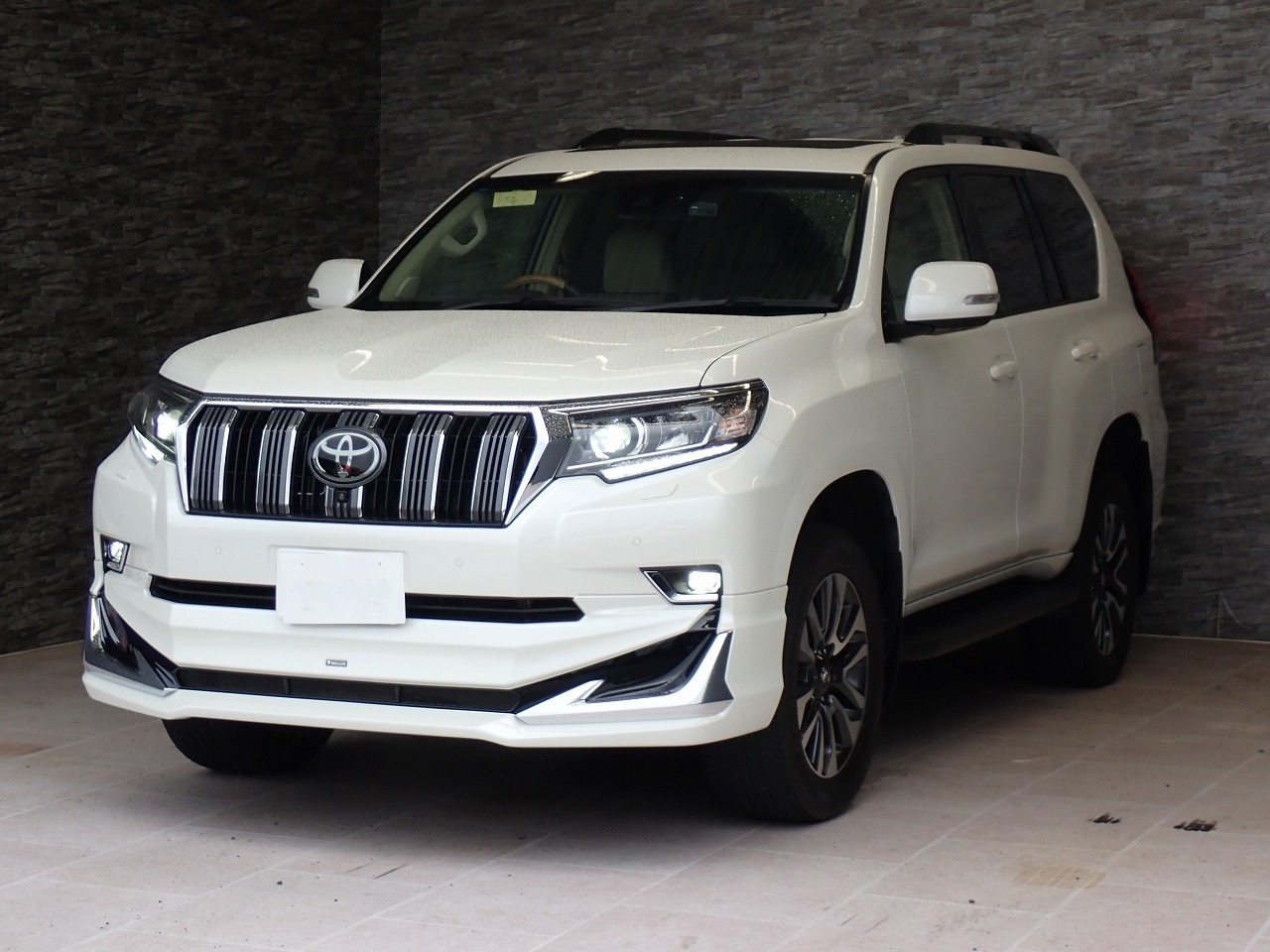 TOYOTA Land Cruiser Prado