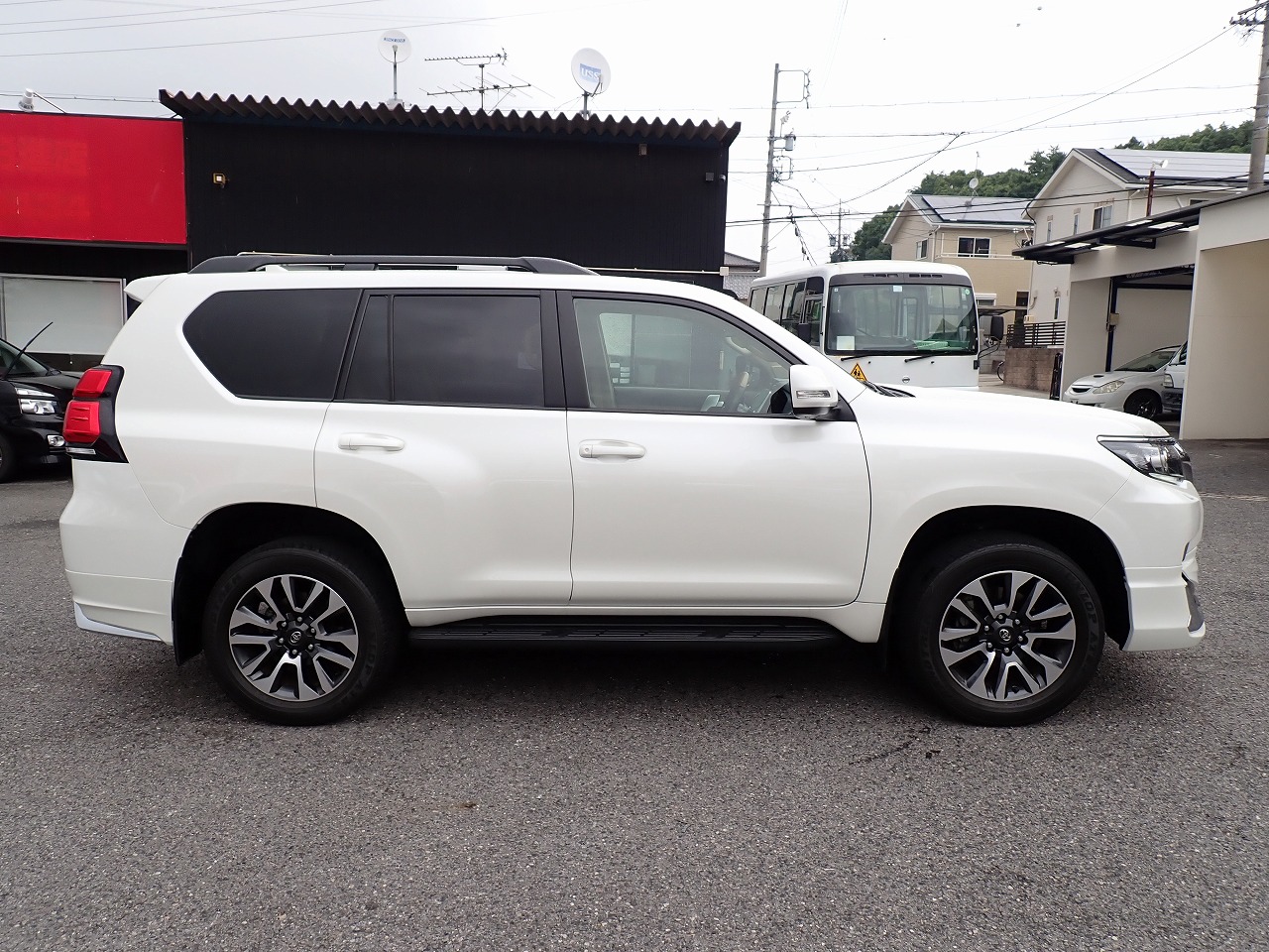 TOYOTA Land Cruiser Prado