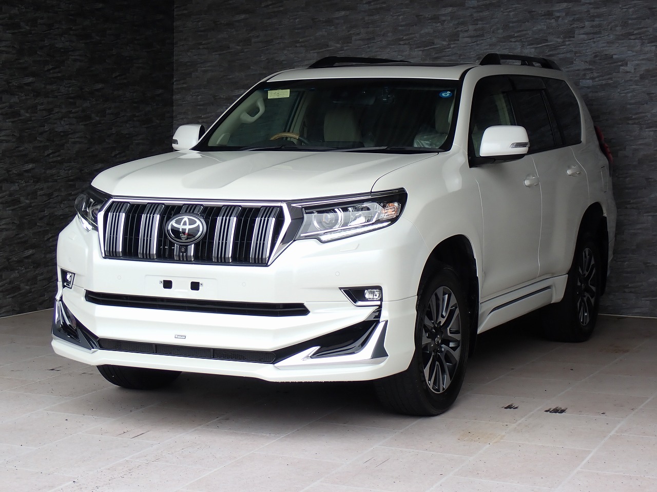 TOYOTA Land Cruiser Prado
