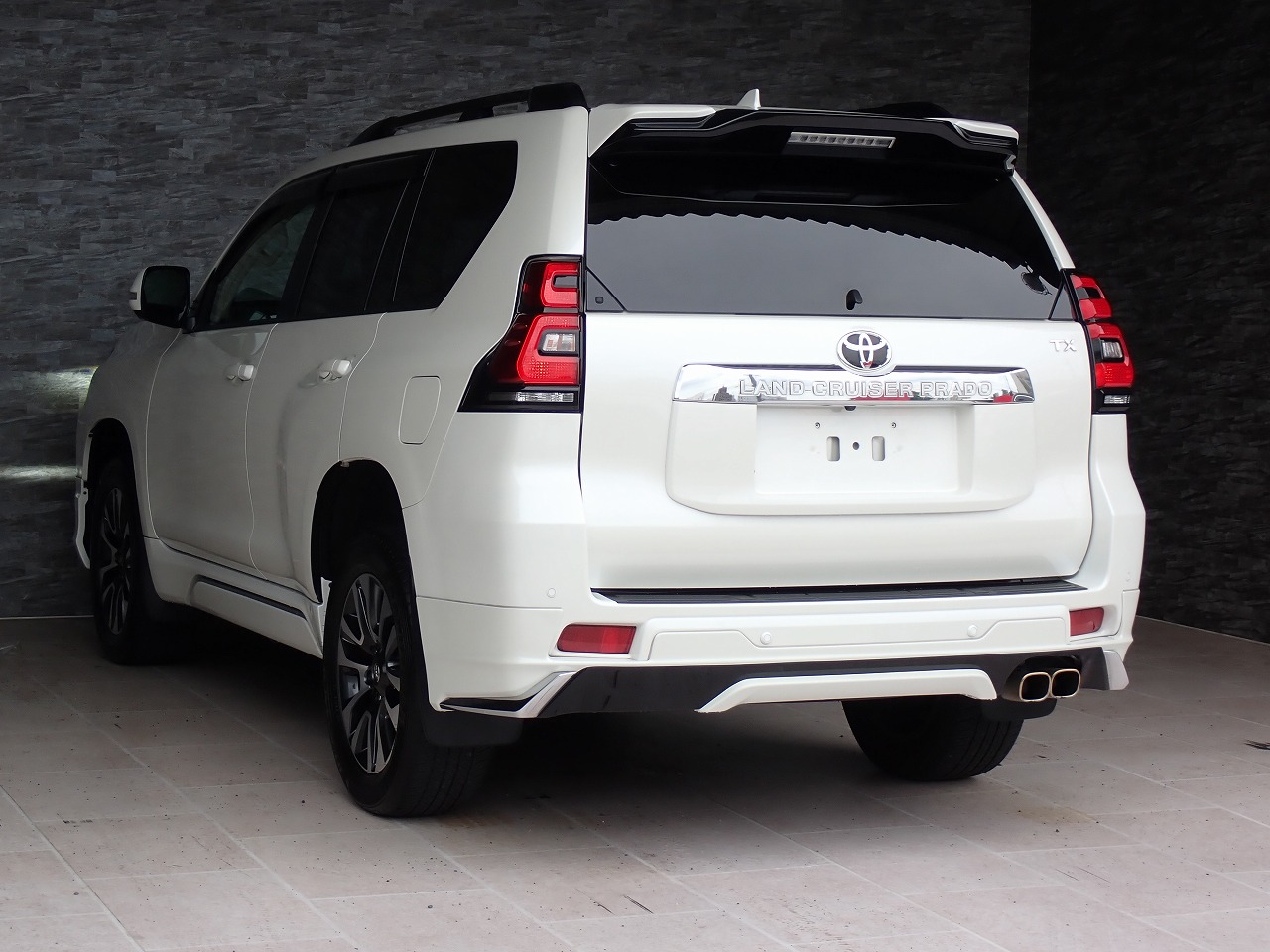 TOYOTA Land Cruiser Prado