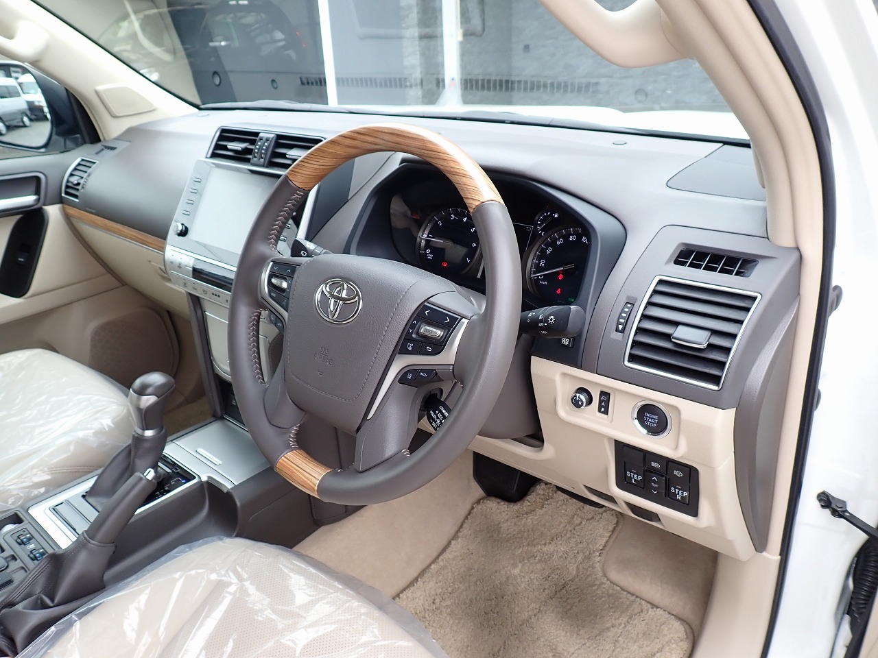 TOYOTA Land Cruiser Prado