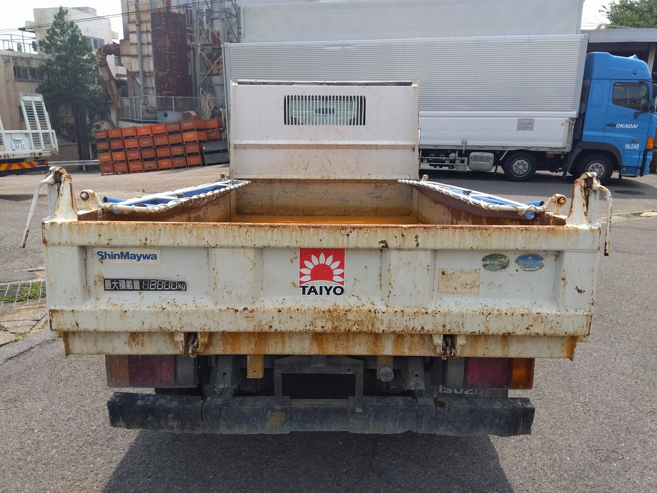 ISUZU Elf Truck
