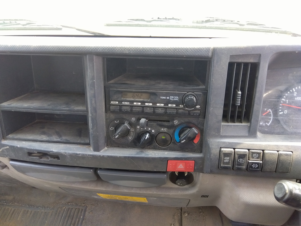 ISUZU Elf Truck