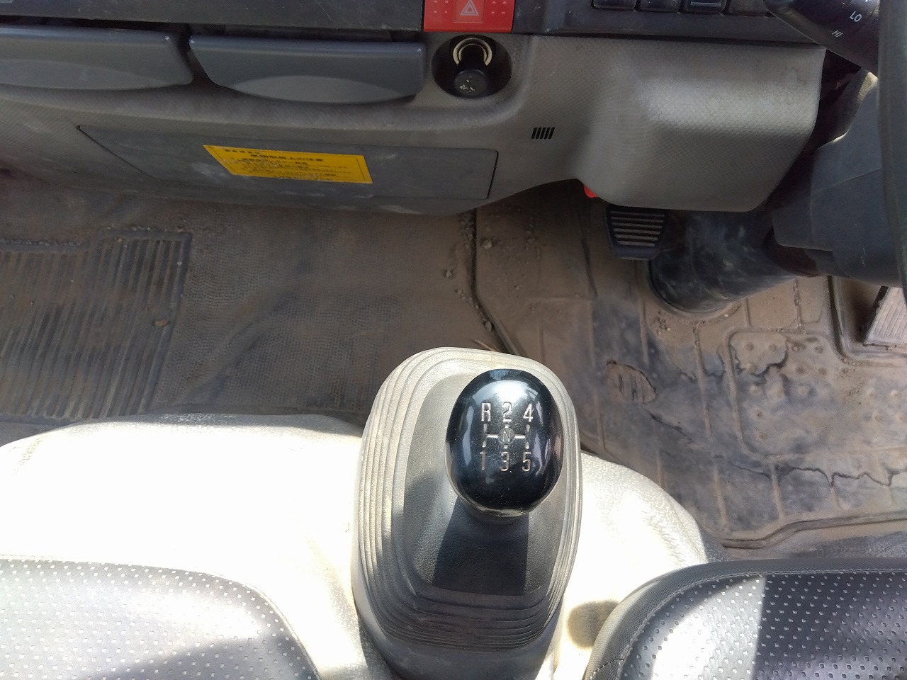ISUZU Elf Truck