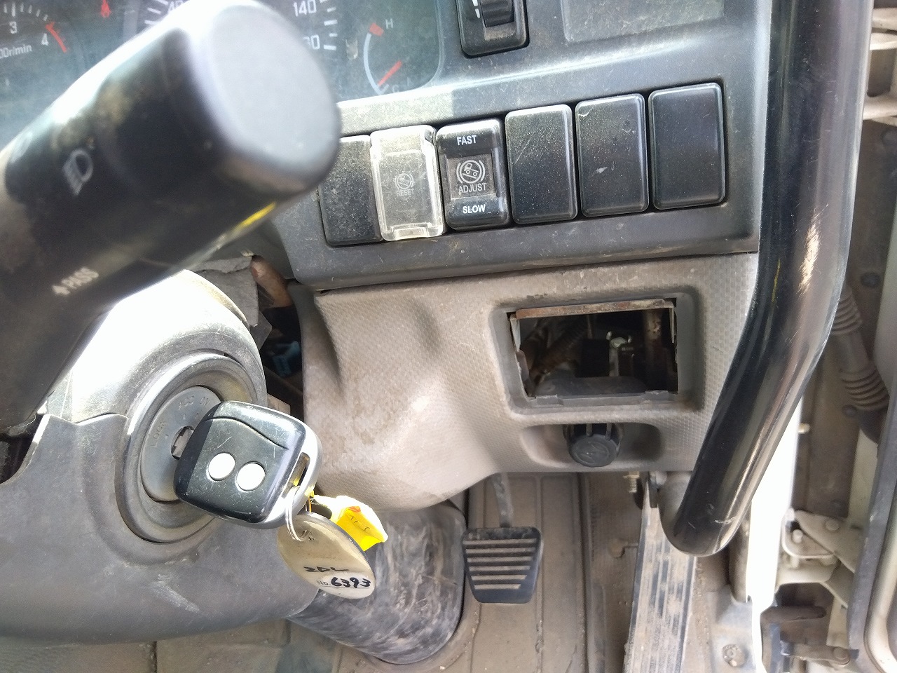 ISUZU Elf Truck