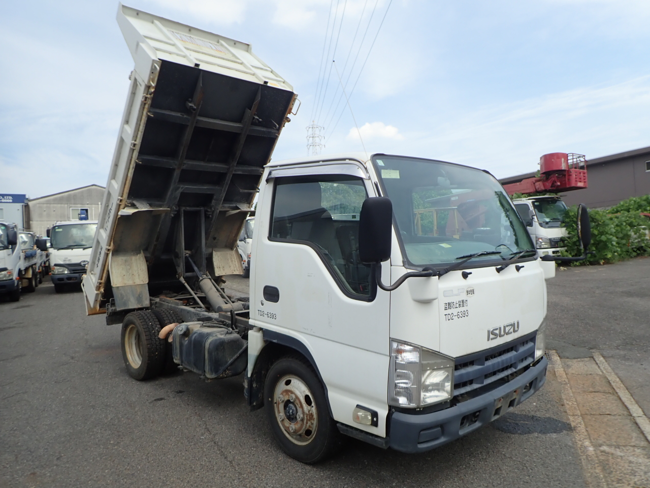 ISUZU Elf Truck
