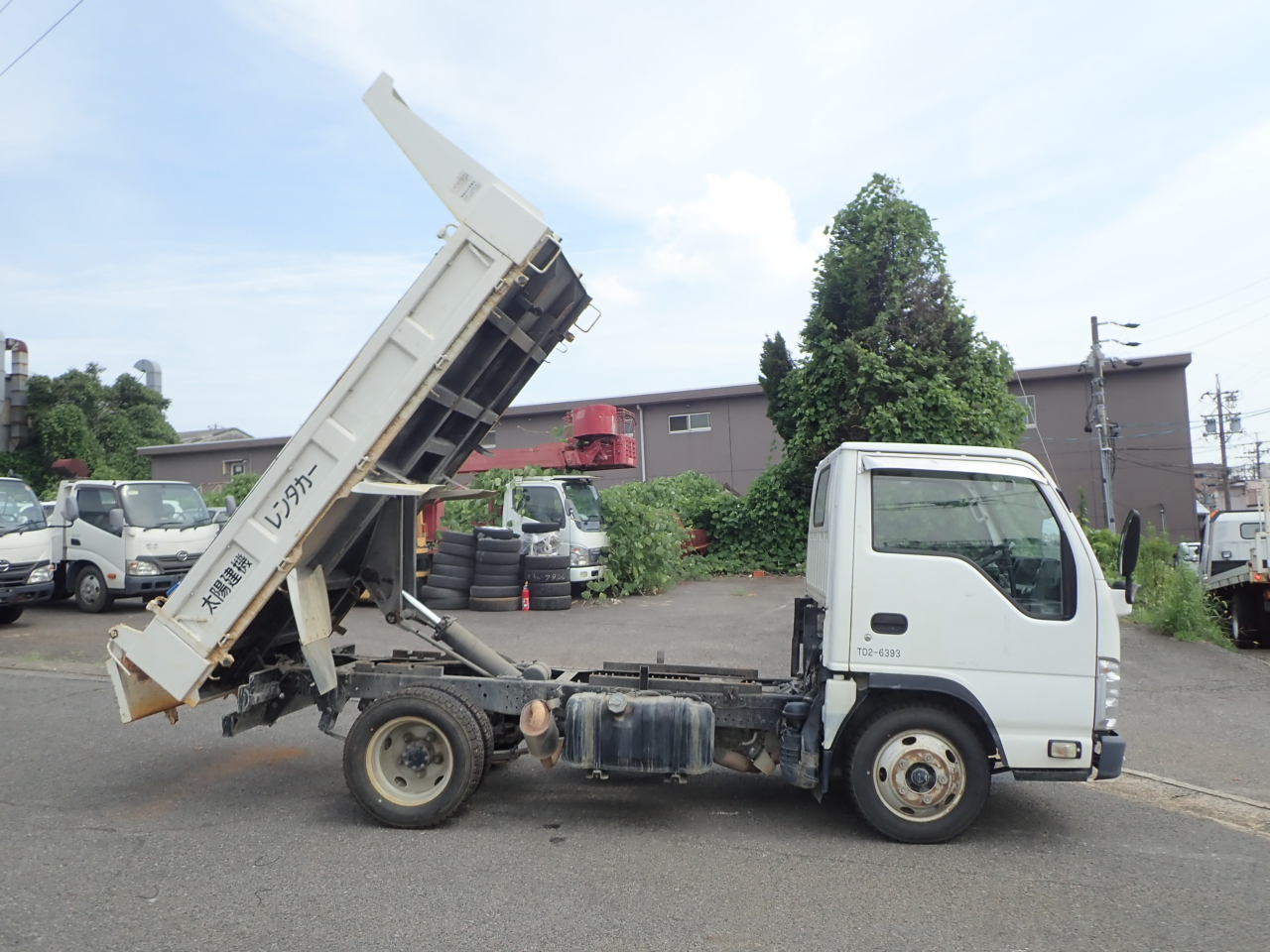 ISUZU Elf Truck