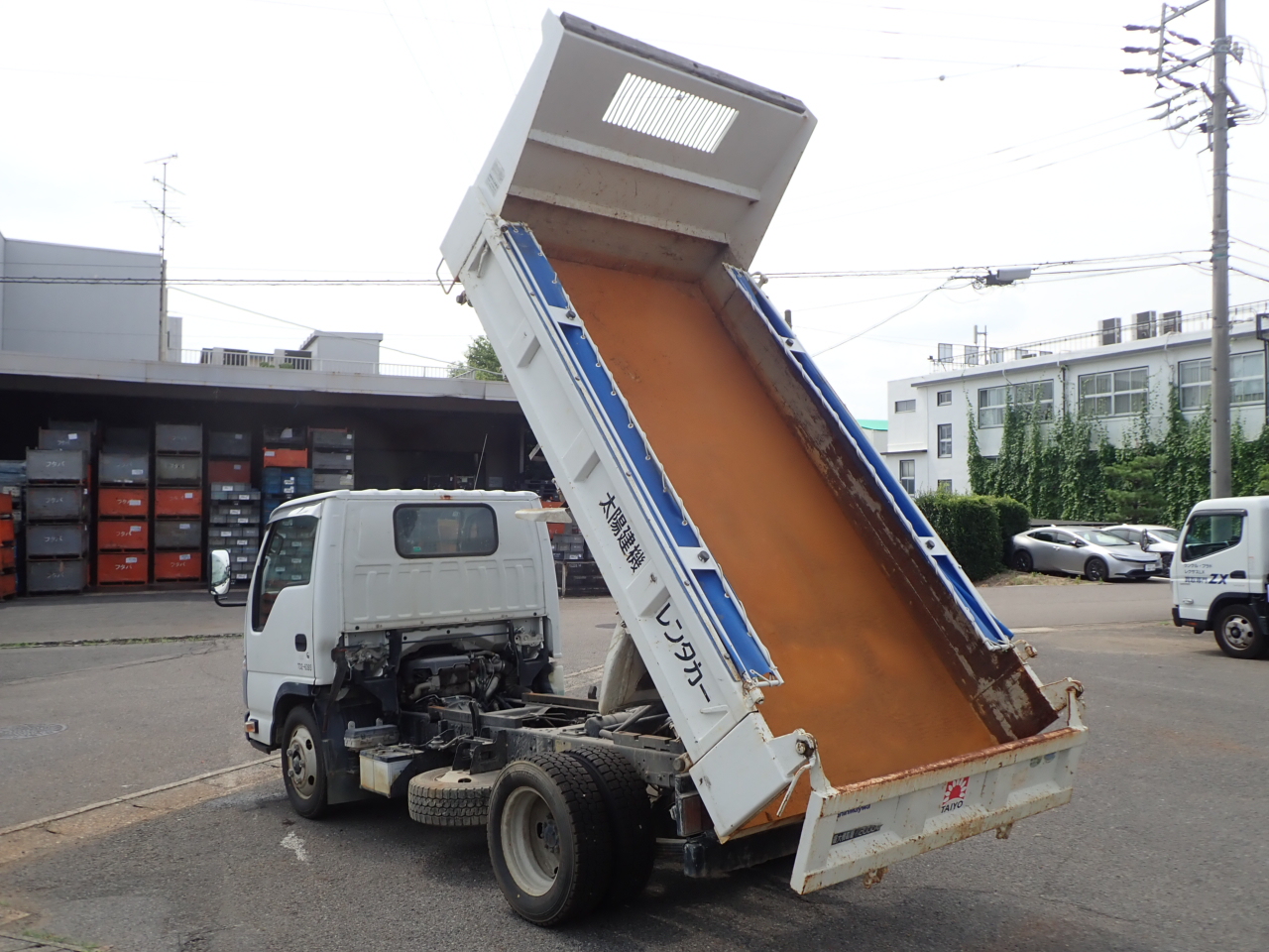 ISUZU Elf Truck