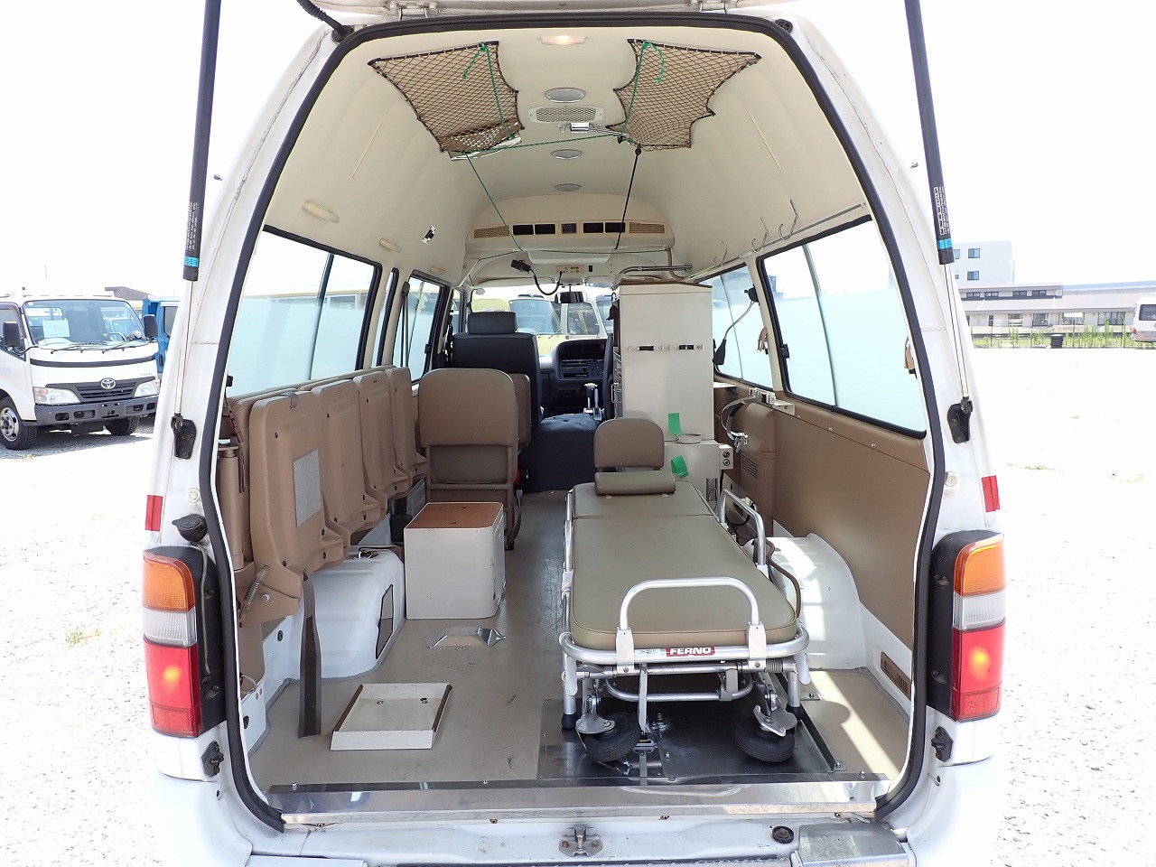 TOYOTA Hiace Van