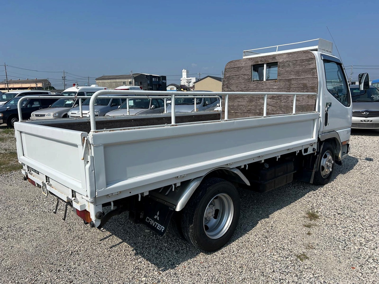 MITSUBISHI Canter