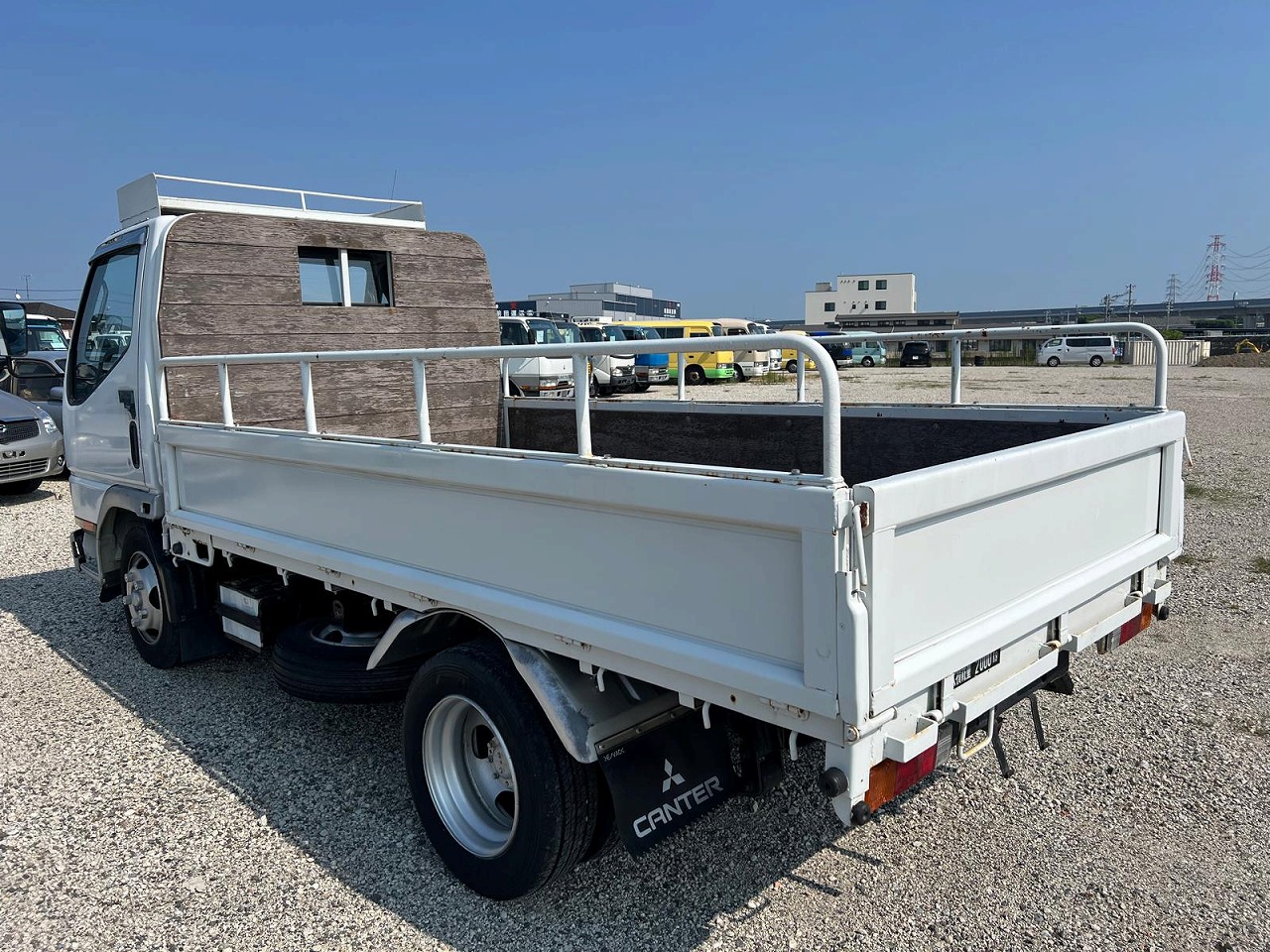 MITSUBISHI Canter