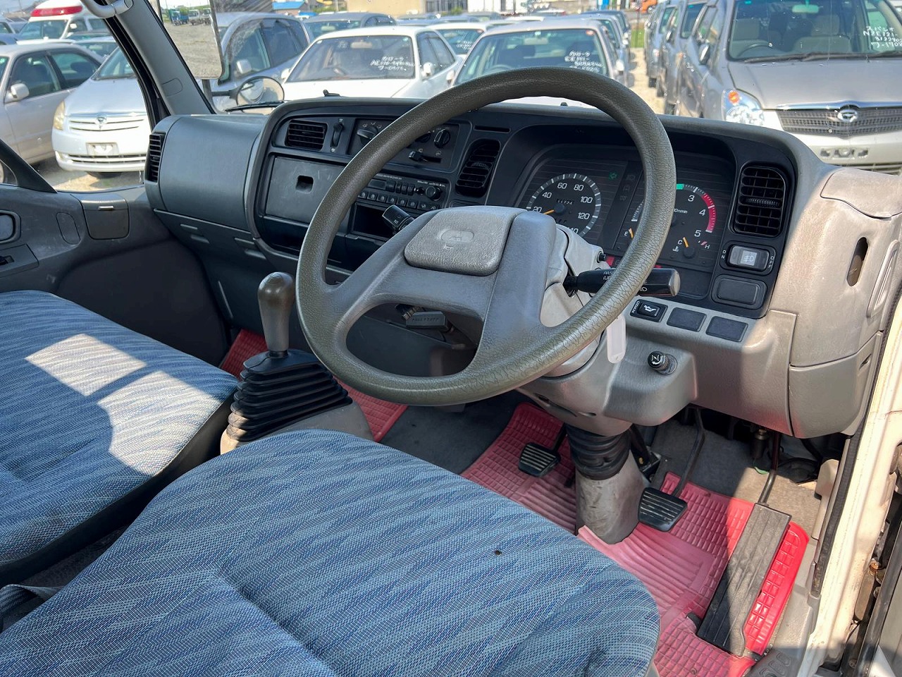 MITSUBISHI Canter