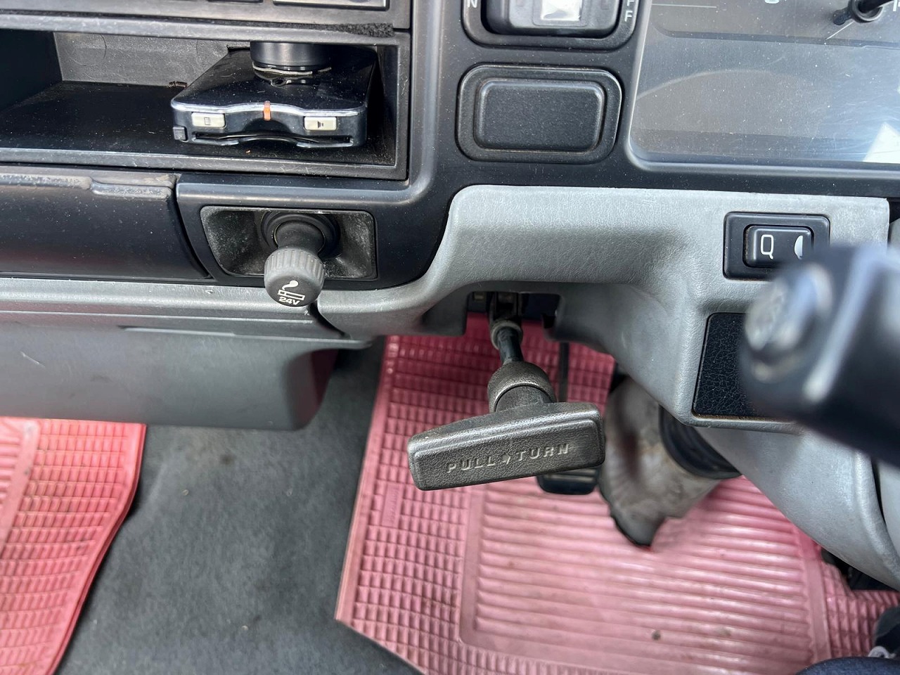 MITSUBISHI Canter